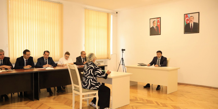 Göyçay Rayon İcra Hakimiyyətinin başçısı Orxan Mürsəlov rayonun idarə, müəssisə və təşkilat rəhbərlərinin iştirakı ilə növbəti vətəndaş qəbulu keçirib